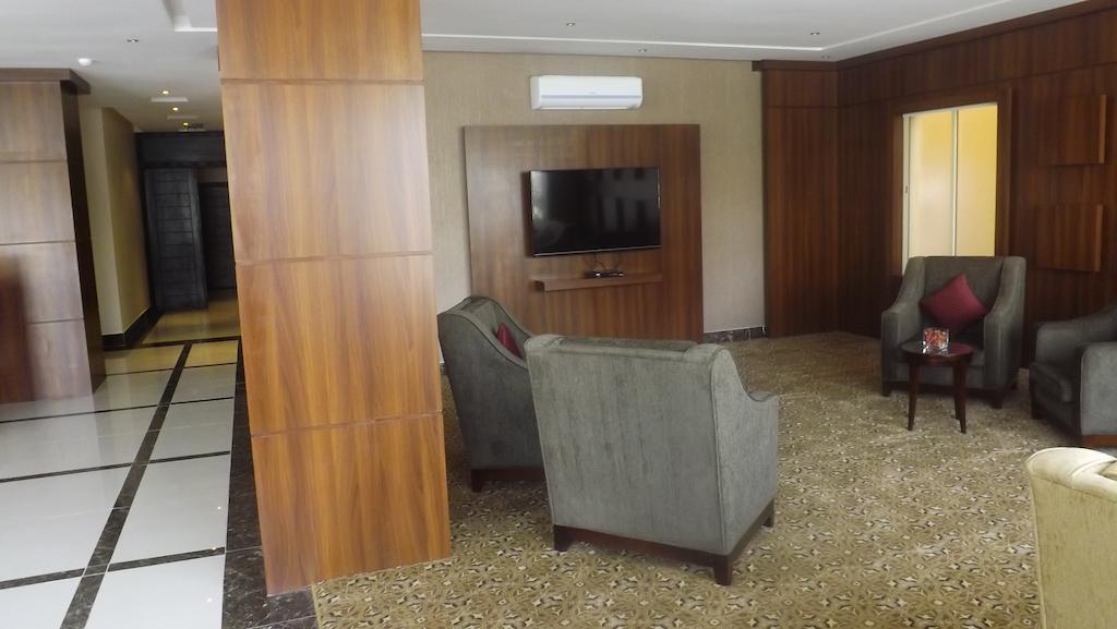 Baron Palace - Almasif Hotel Apartments ริยาดห์ ภายนอก รูปภาพ
