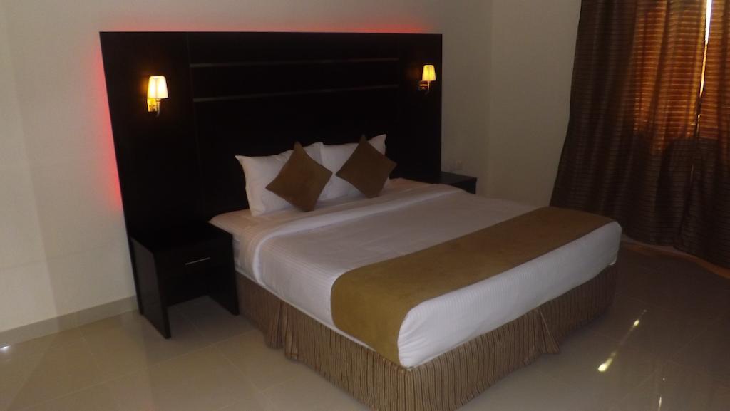 Baron Palace - Almasif Hotel Apartments ริยาดห์ ภายนอก รูปภาพ