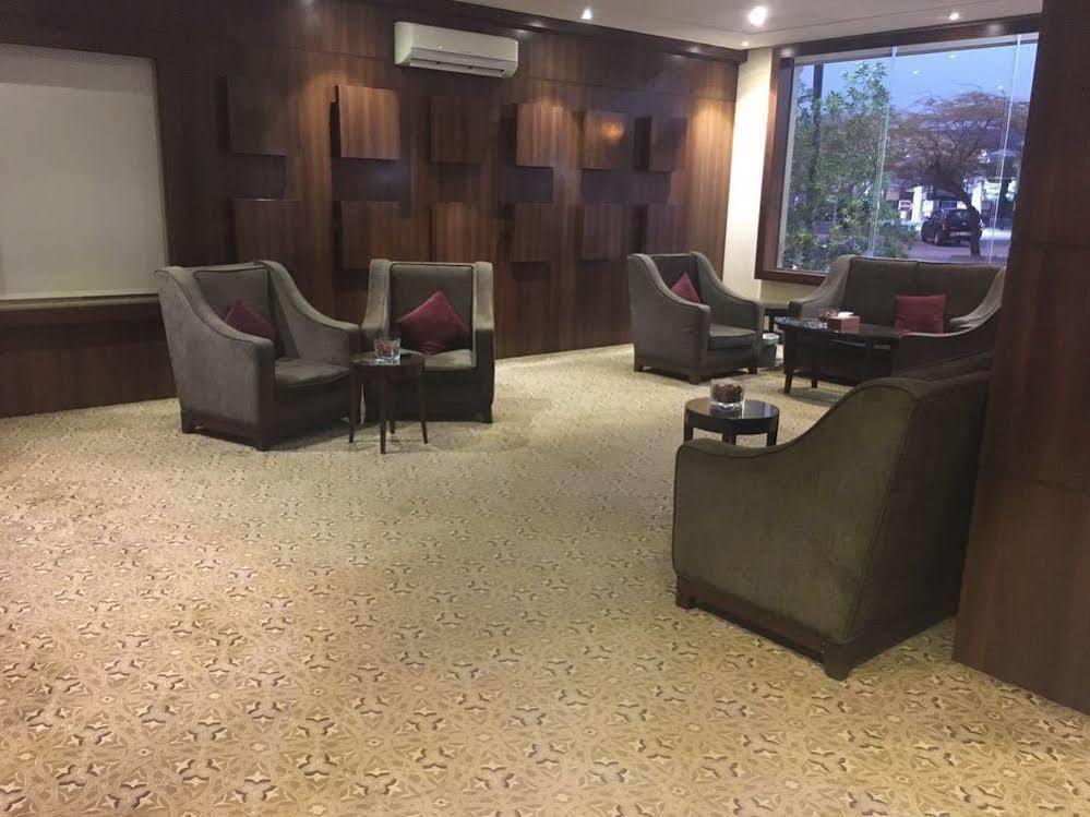 Baron Palace - Almasif Hotel Apartments ริยาดห์ ภายนอก รูปภาพ