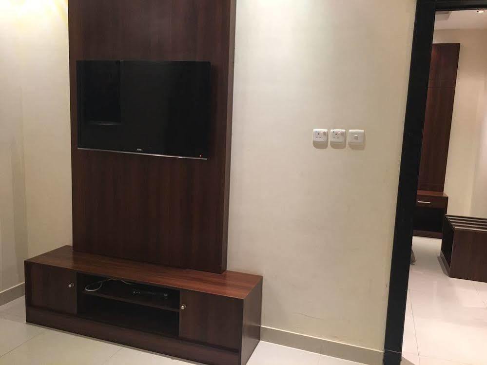 Baron Palace - Almasif Hotel Apartments ริยาดห์ ภายนอก รูปภาพ