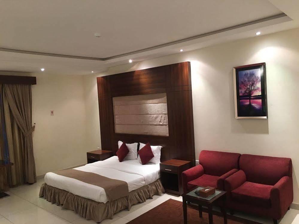 Baron Palace - Almasif Hotel Apartments ริยาดห์ ภายนอก รูปภาพ